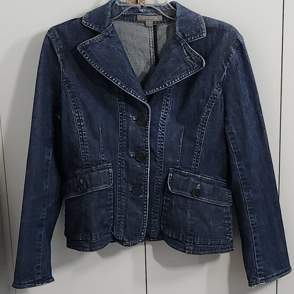 Ann Taylor Denim Jacket Womens Size 8 Blue Front Buttons & Pockets